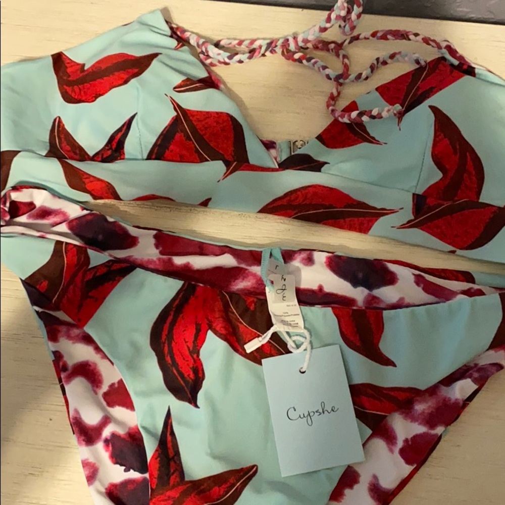 Cupshe bikini size large new with tags Floral